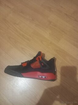 Jordan 4