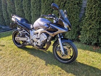 YAMAHA FZ6