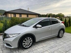 Honda Civic 1.8 i-Vtec Lifestyle 104kw/142k - 1