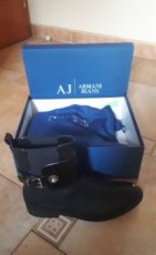 Armani jeans kozene kotnikove cizmy zlava