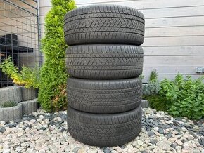 285/40 R22 - 1