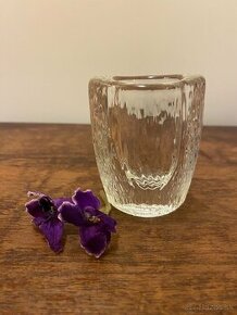 Mala vaza lisovane sklo - 1