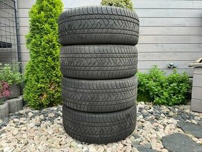 275/45 R21 110V