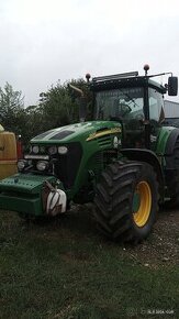 John Deere 7820