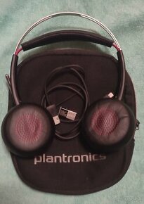 Predám BT slúchadlá Plantronics.