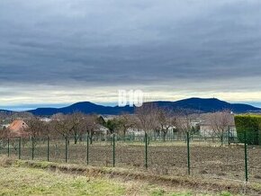 POZEMOK NA STAVBU RD v príjemnej lokalite - Zbehy - 501 m2