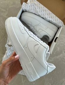 Nike Air Force 1 biele kožené tenisky