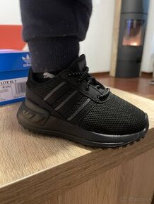 Adidas tenisky