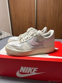 Dámske Nike Air Force 1 Low ‘07’ Chenille Swoosh