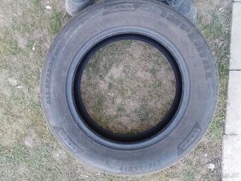 Predám 4 zimné pneumatiky 215/65r17-99v