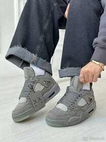 Air Jordan 4 Retro Grey "KAWS" PREMIUM