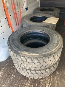 PIRELLI 315/80 R22.5