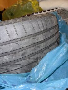 Predám Letné Pneu Brigenstone Potenza 235/40/R19