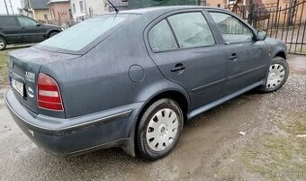 Škoda Octavia 2.0 benzín r.v 2003