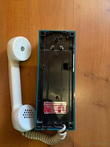 Tesla retro telefon