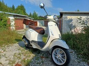 VESPA PRIMAVERA 125