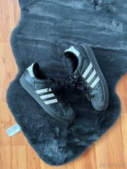 Adidas superstar tenisky 43