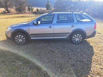 Predám škodu Octavia Scout 2TDI,103kw, 4x4,automat - 1