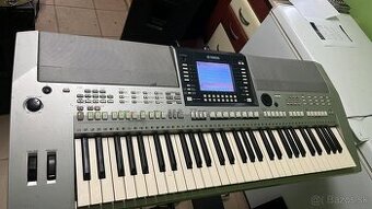 Predám Yamaha psr s710