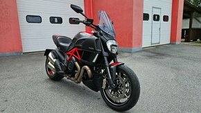 Ducati Diavel 1200 Carbon Red 2016