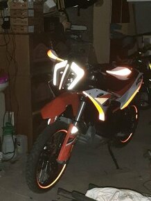 KTM ADVENTURE 890 R+ OFROAD mode 4/2024 TECHPACK