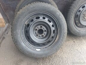 Predam zimne pneu 205/60R16H