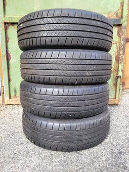 205/60R16 Bridgestone,Michelin