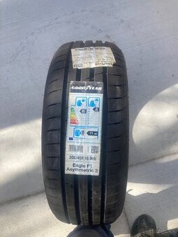 205/45R18 goodyear - 1