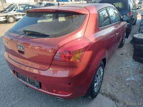 Kia Ceed 1.4, 2009,3dV, 60tkm,klimatizace - 1