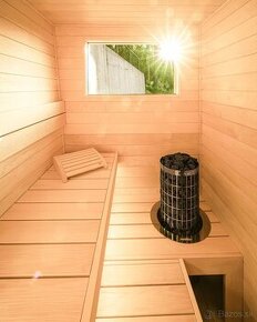 Exteriérová finska sauna s predsieňou