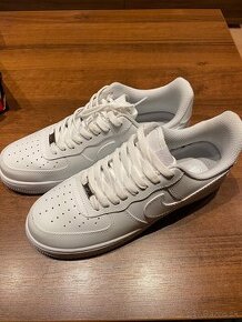 Nike Air Force 1 Biele 44