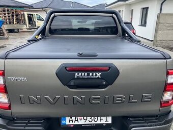 Toyota Hilux roleta s rámom