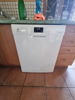 Umývačka riadu Electrolux ESF5533LOW