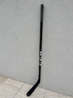 Hokejka ccm ribcore 45K prava p 29 junior - 1