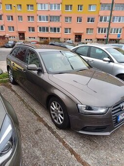 AUDI A4 AVANT