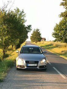 AUDI A4B8