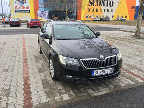 Skoda Superb Combi 2013 2.0 TDI CR 170k Elegance DSG