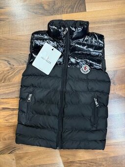 Vesta moncler detská 7 rokov