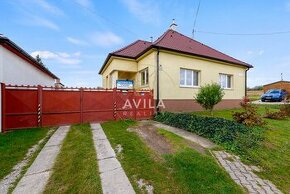 NA PREDAJ: 3izbový rodinný dom s pozemkom 696 m2 - Zavar