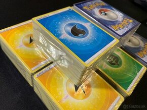 Pokemón Originálne TCG Energy Karty (121ks v Balíku) - Nové