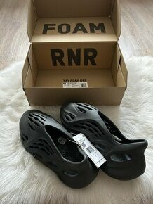 adidas Yeezy Foam RNR Carbon