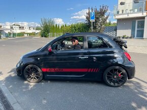 ABARTH CABRIO FIAT 500 výkon 121kw Manuál v koži