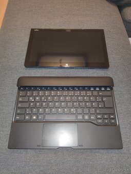 Fujitsu Stylistic Q704 hybrid