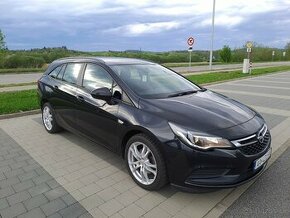 Opel Astra Sports Tourer - 1