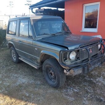 Mitsubishi pajero1 2.5td