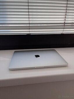 Apple MacBook Pro 13-palcovy (2017)