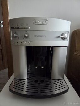 Kávovar Delonghi Magnifica