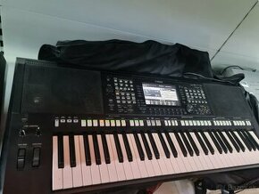 Klávesy Yamaha PSR S775 - 1