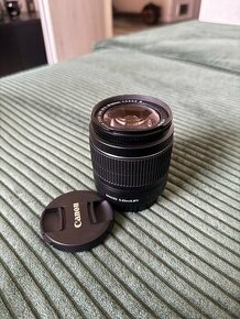 Canon Zoom lens EF-S 18-55mm 1: 3.5-5.6 III