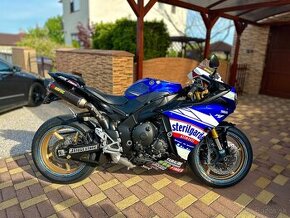 Yamaha R1